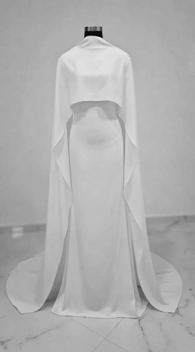 Robe de mariée sur mesure, drapé cape et longue traîne
